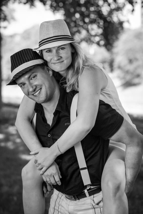 Páry a skupinky — fotografie 16