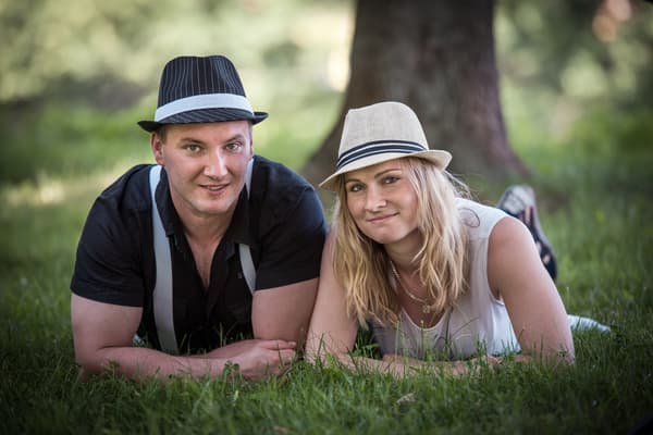Páry a skupinky — fotografie 15